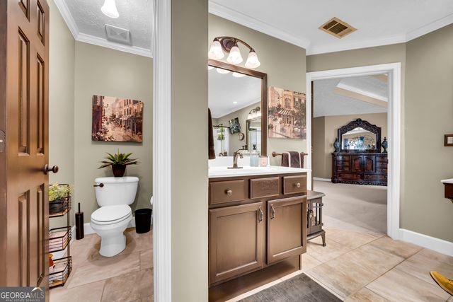 5724 Newberry Point Drive, Flowery Branch, GA 30542