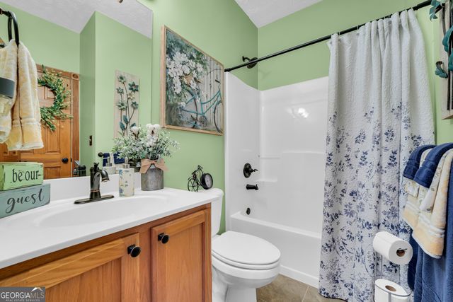 5724 Newberry Point Drive, Flowery Branch, GA 30542