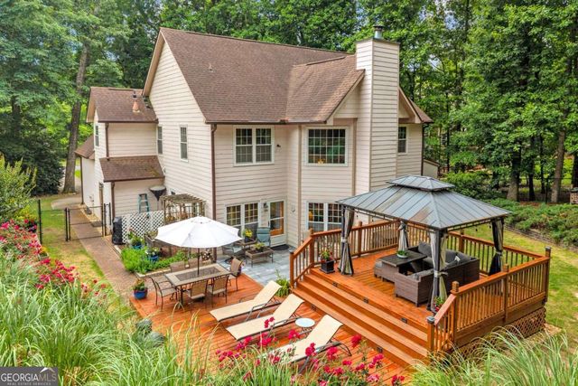 5724 Newberry Point Drive, Flowery Branch, GA 30542