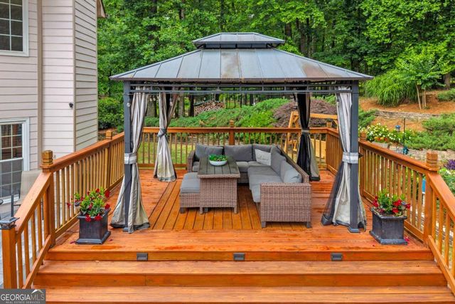 5724 Newberry Point Drive, Flowery Branch, GA 30542