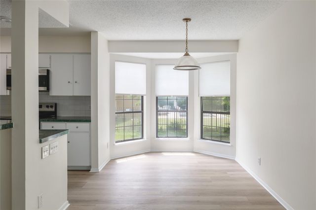 611 Lido ST, Lakeway, TX 78734