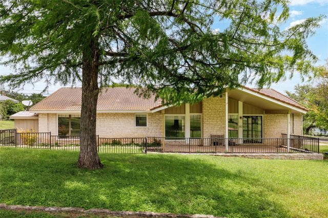 611 Lido ST, Lakeway, TX 78734