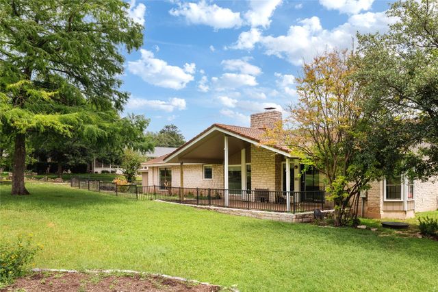 611 Lido ST, Lakeway, TX 78734
