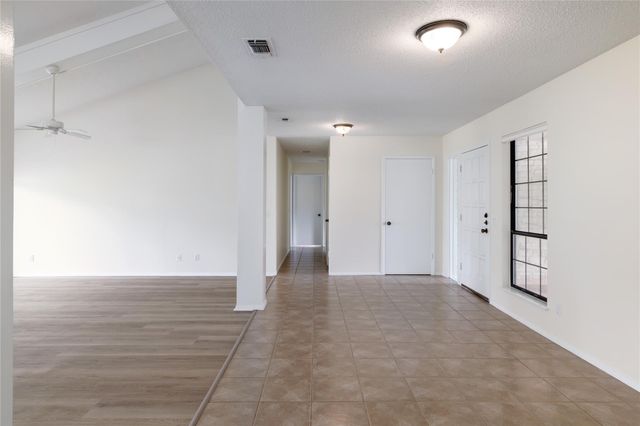 611 Lido ST, Lakeway, TX 78734