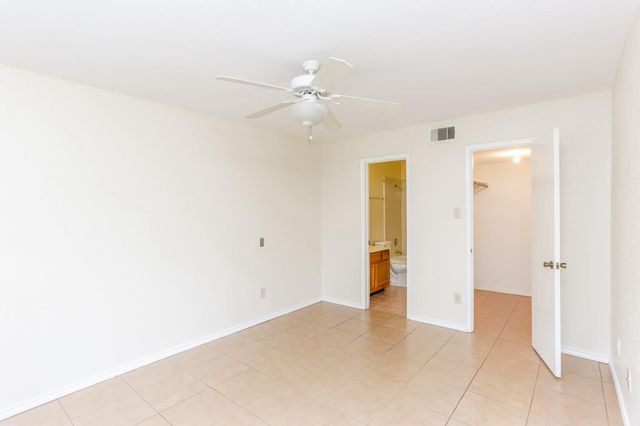 9797 Leawood Boulevard 1419, Houston, TX 77099