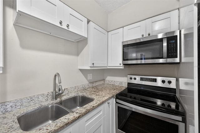 831 WOODLAWN STREET, Clearwater, FL 33756