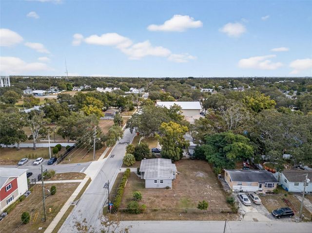 831 WOODLAWN STREET, Clearwater, FL 33756
