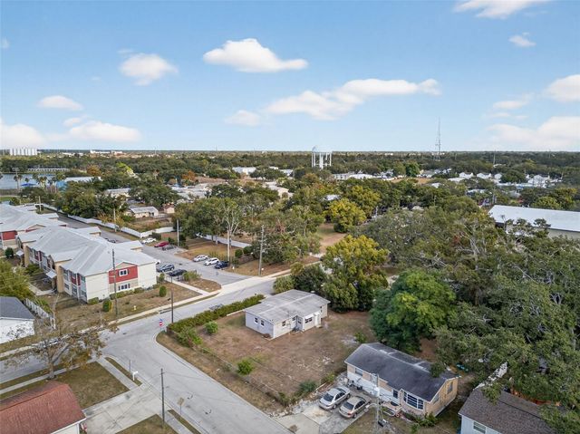831 WOODLAWN STREET, Clearwater, FL 33756