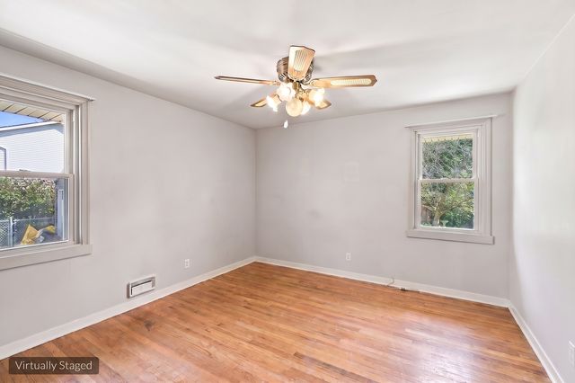 121 S Commonwealth Avenue, Elgin, IL 60123