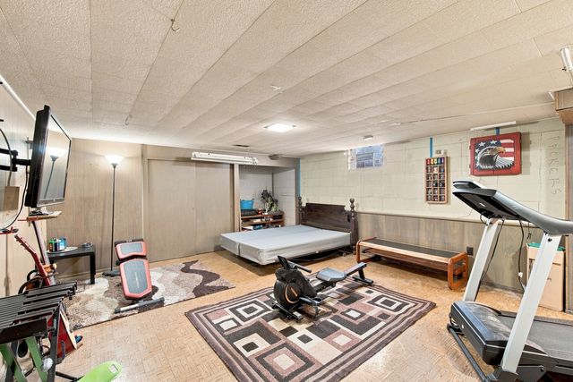 121 S Commonwealth Avenue, Elgin, IL 60123