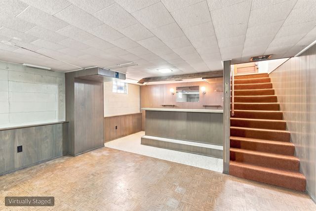121 S Commonwealth Avenue, Elgin, IL 60123