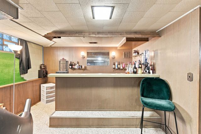 121 S Commonwealth Avenue, Elgin, IL 60123