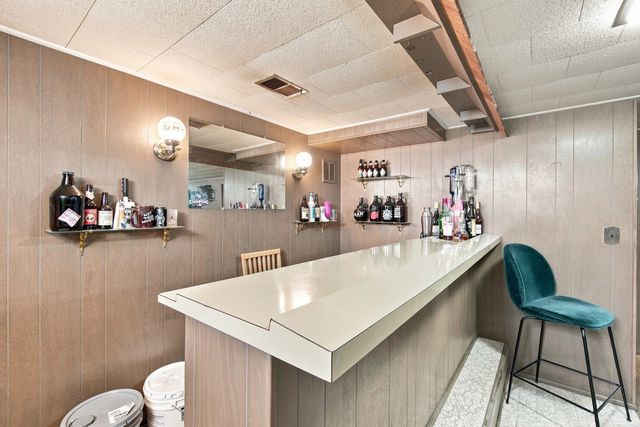 121 S Commonwealth Avenue, Elgin, IL 60123