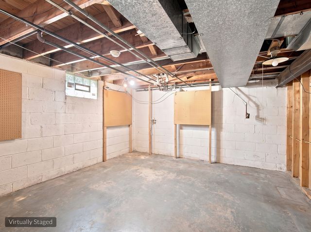 121 S Commonwealth Avenue, Elgin, IL 60123