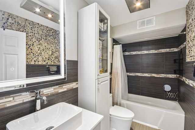 6007 N SHERIDAN Road 29F, Chicago, IL 60660