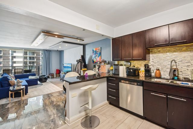 6007 N SHERIDAN Road 29F, Chicago, IL 60660