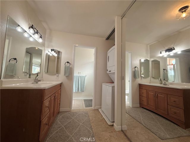 24525 Trevino U1, Valencia, CA 91355