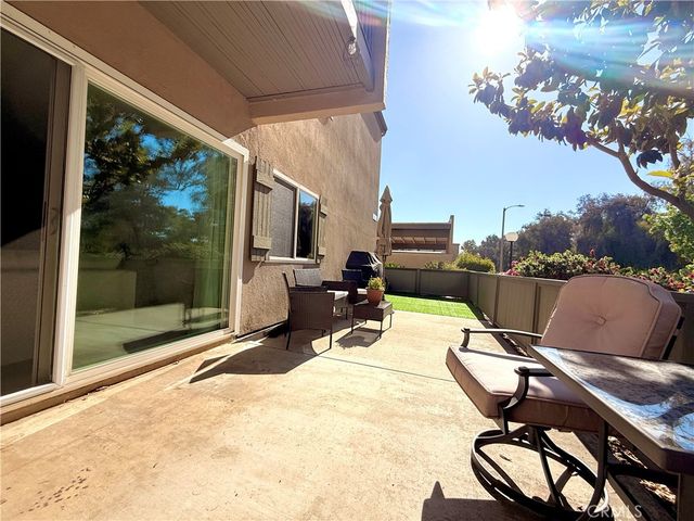 24525 Trevino U1, Valencia, CA 91355