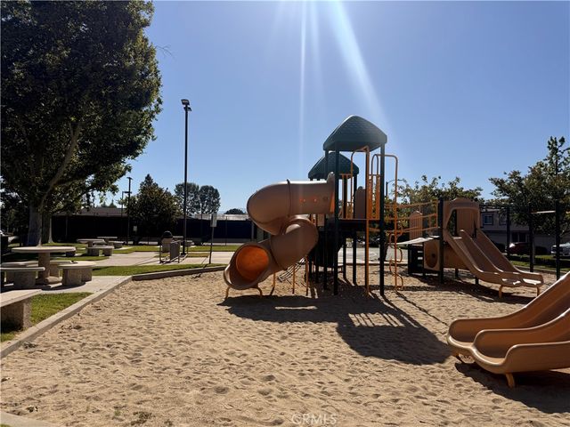 24525 Trevino U1, Valencia, CA 91355