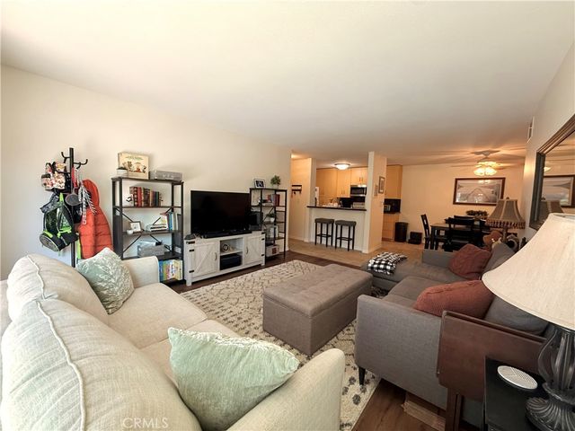 24525 Trevino U1, Valencia, CA 91355