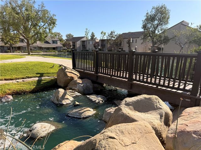24525 Trevino U1, Valencia, CA 91355