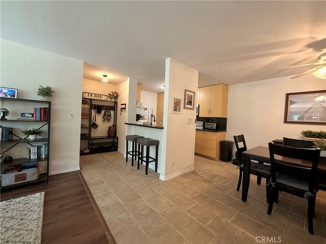 24525 Trevino U1, Valencia, CA 91355