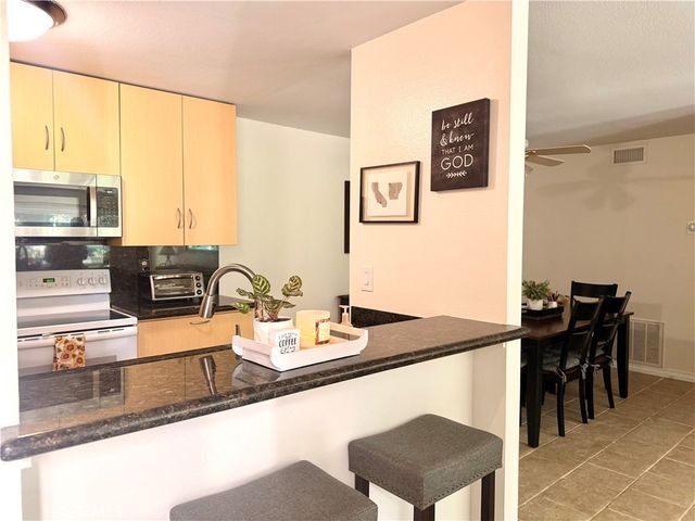 24525 Trevino U1, Valencia, CA 91355