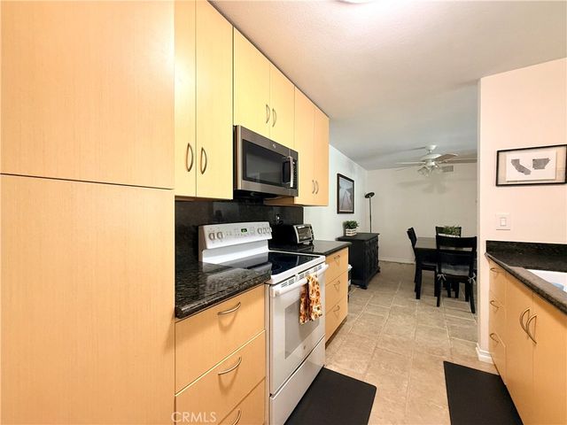 24525 Trevino U1, Valencia, CA 91355