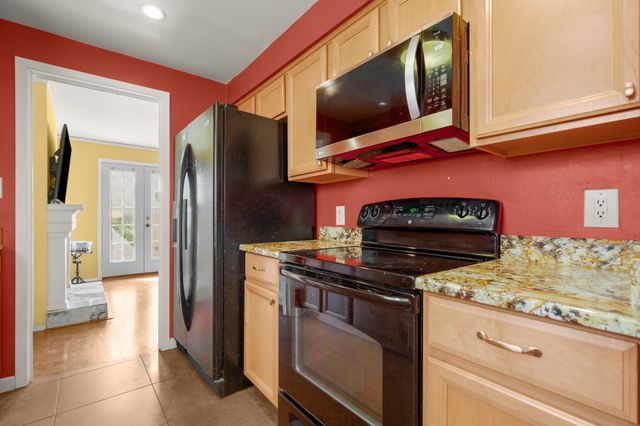 6631 Valleyside RD, Austin, TX 78731