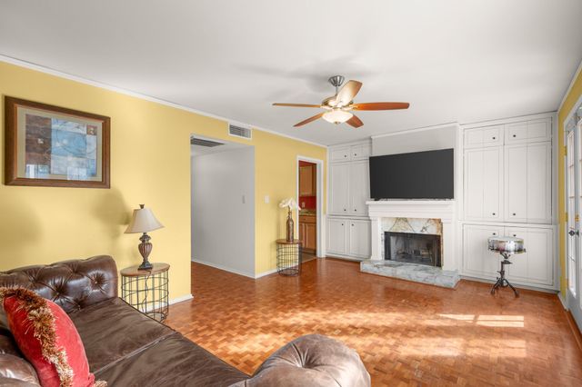 6631 Valleyside RD, Austin, TX 78731