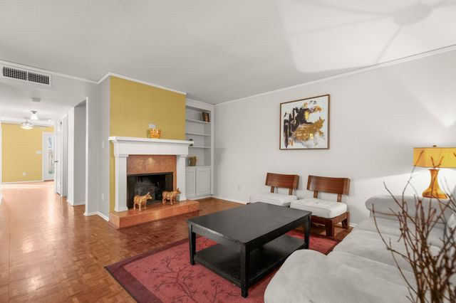 6631 Valleyside RD, Austin, TX 78731