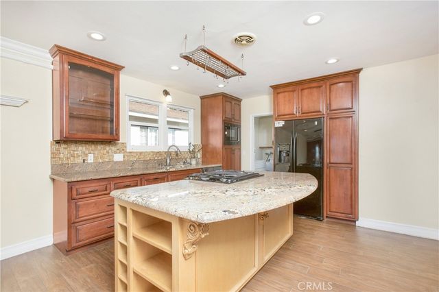 825 Mulberry, Brea, CA 92821