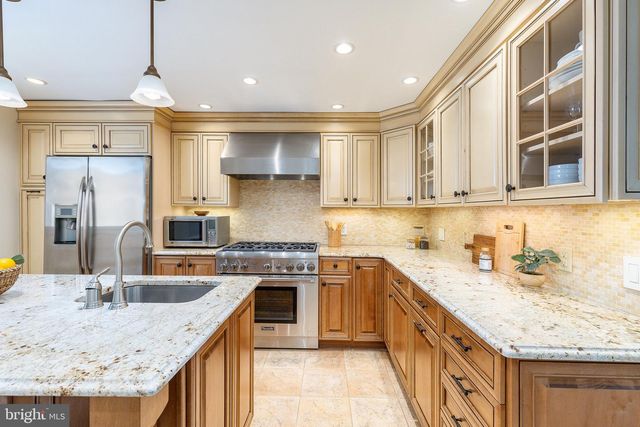 621 SPRUCE ST, Philadelphia, PA 19106