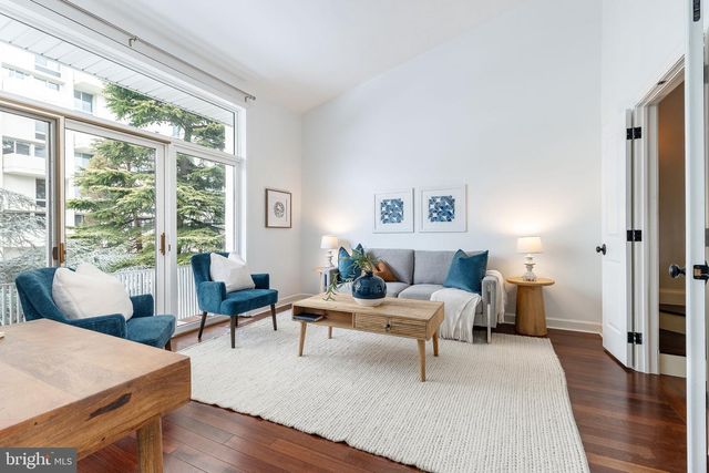 621 SPRUCE ST, Philadelphia, PA 19106