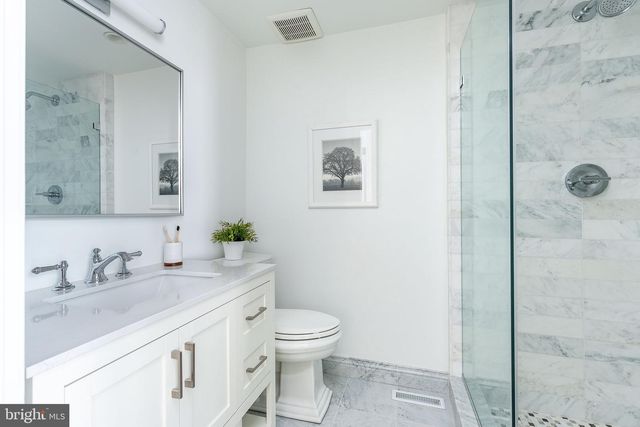 621 SPRUCE ST, Philadelphia, PA 19106