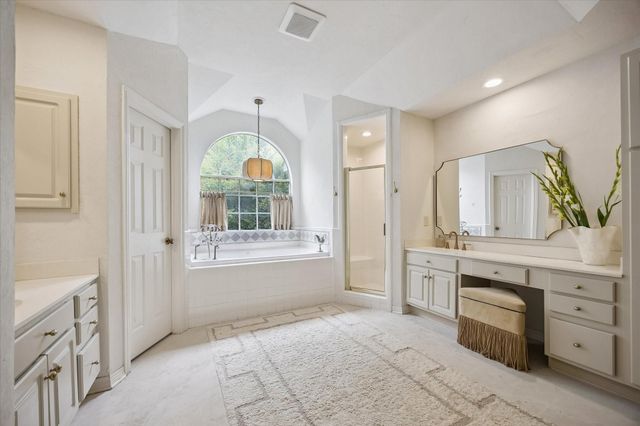 5591 Beverlyhill Street, Houston, TX 77056