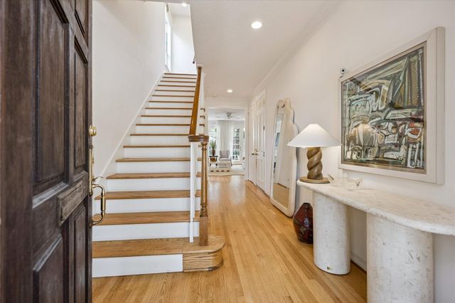 5591 Beverlyhill Street, Houston, TX 77056