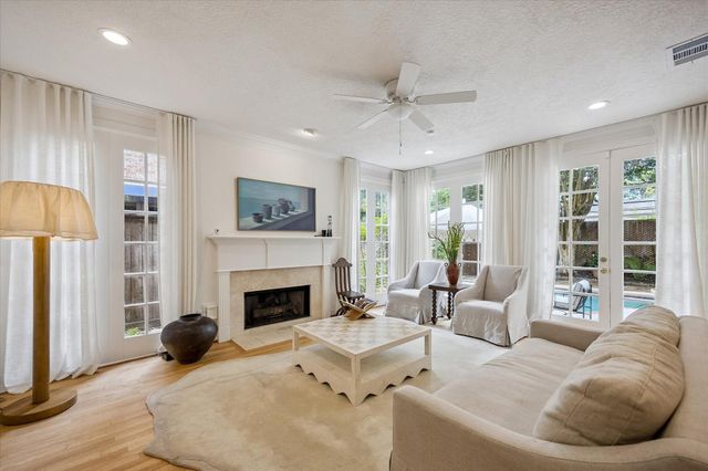 5591 Beverlyhill Street, Houston, TX 77056