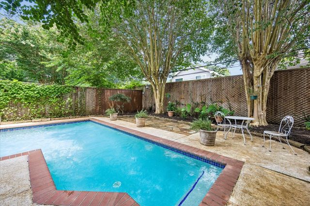 5591 Beverlyhill Street, Houston, TX 77056