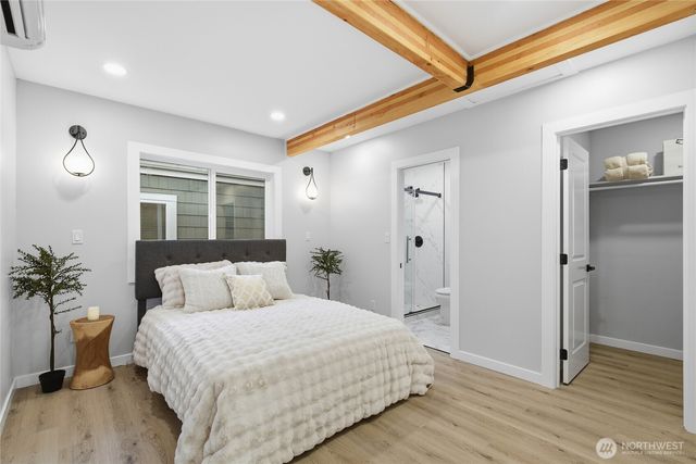 1927 42nd Avenue SW, Seattle, WA 98116