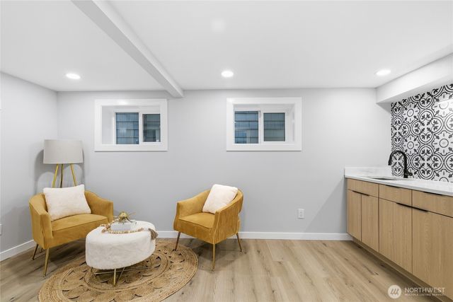 1927 42nd Avenue SW, Seattle, WA 98116