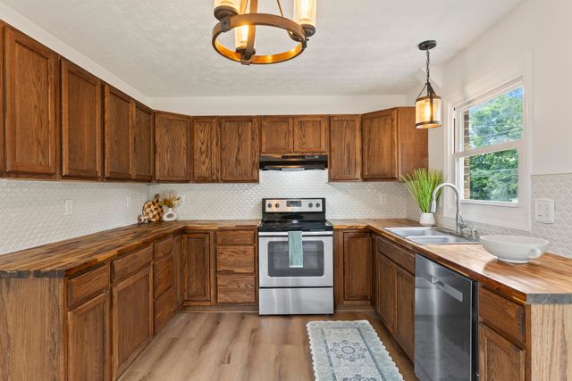 809 S Central Avenue, Nicholasville, KY 40356