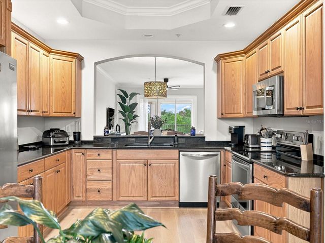5122 MANORWOOD DRIVE 4B, Sarasota, FL 34235