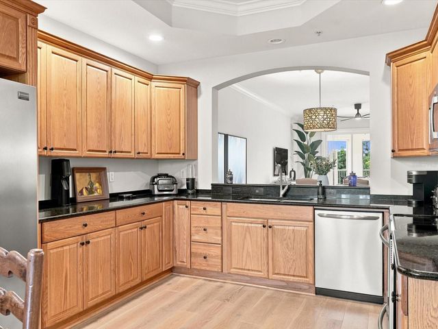 5122 MANORWOOD DRIVE 4B, Sarasota, FL 34235