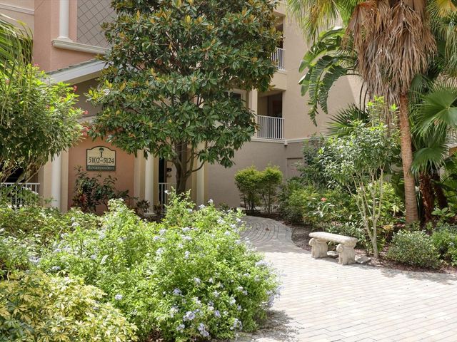5122 MANORWOOD DRIVE 4B, Sarasota, FL 34235