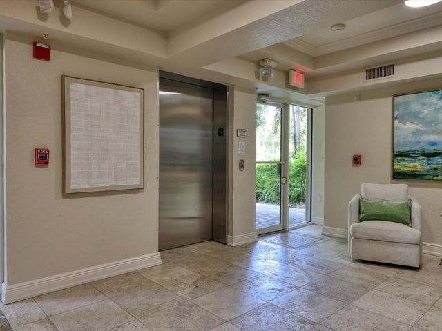 5122 MANORWOOD DRIVE 4B, Sarasota, FL 34235