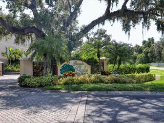5122 MANORWOOD DRIVE 4B, Sarasota, FL 34235