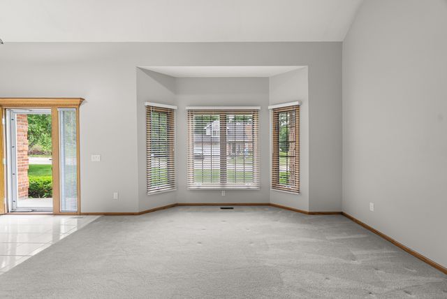 7200 Plum Drive, Urbandale, IA 50322