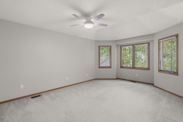 7200 Plum Drive, Urbandale, IA 50322
