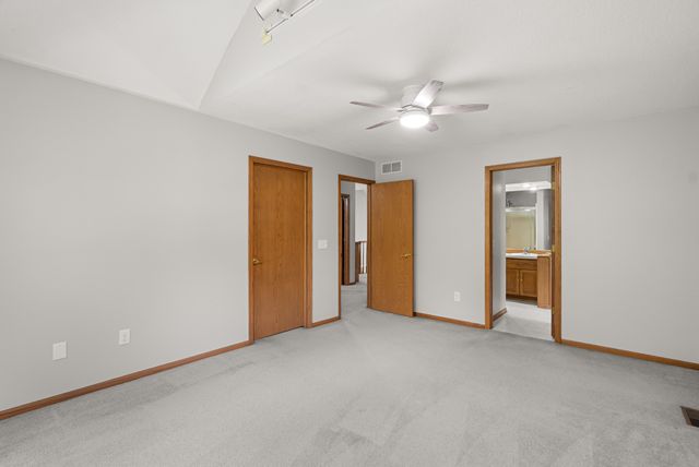 7200 Plum Drive, Urbandale, IA 50322